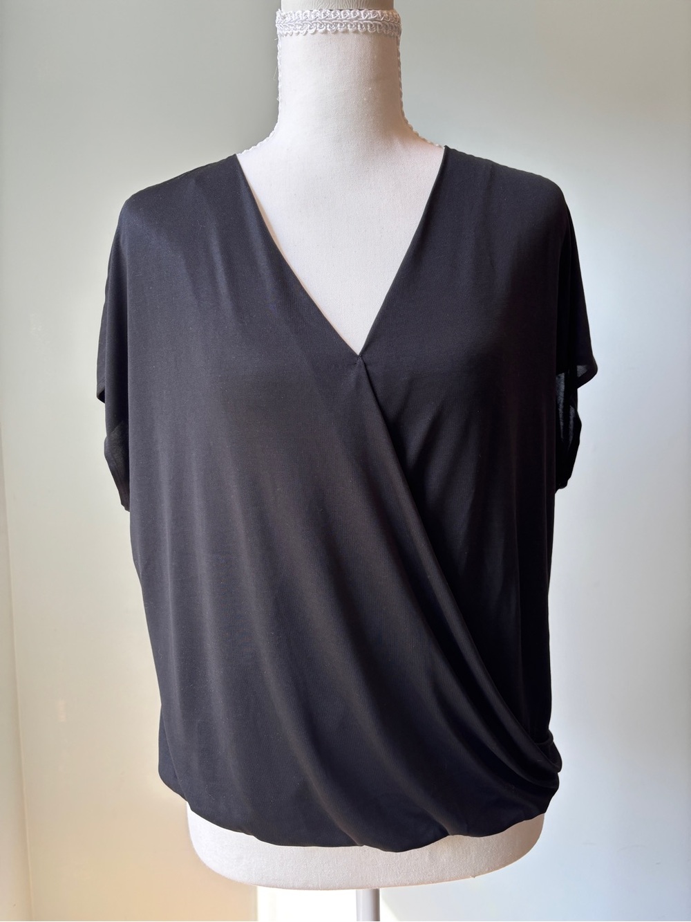 Express Black V-Neck Wrap-Style Short Sleeve Blouse Size XS NWT